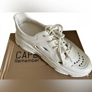 Cape Robbin Elin Lug Sole Chunky Sneakers | White Foam Runner | Size 9